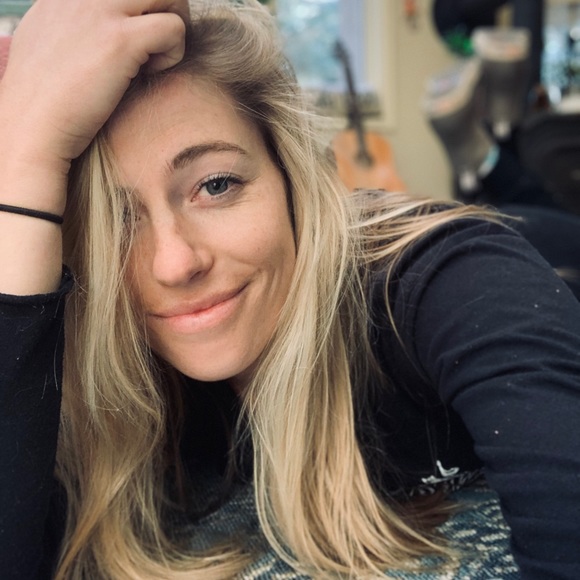 Meet your Posher, Grace - Picture 1 of 2